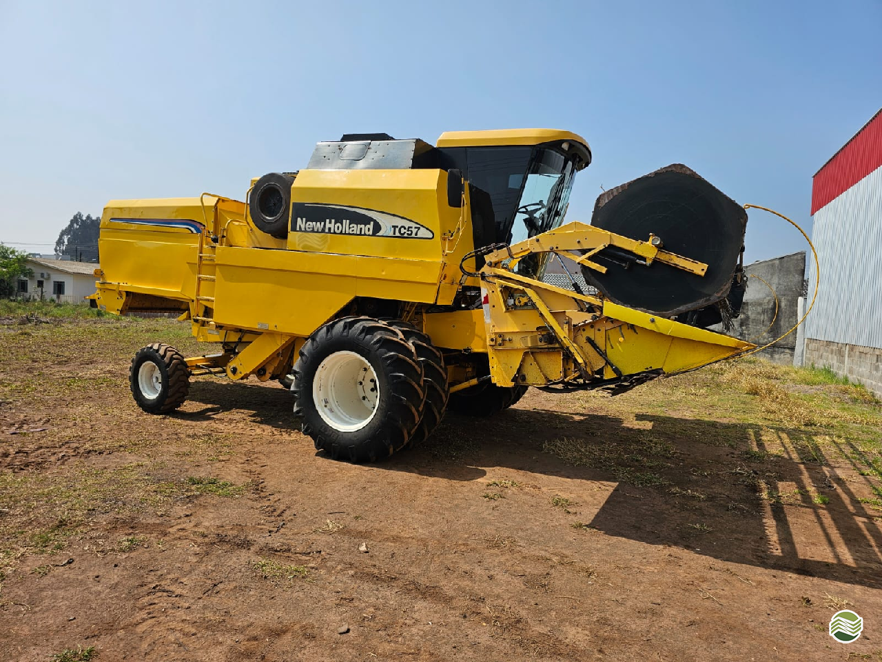 COLHEITADEIRA NEW HOLLAND TC 57 Pessette Máquinas Agrícolas CHOPINZINHO PARANÁ PR